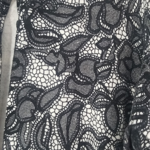 Croft & Barrow Black & White Floral Button Down Cardigan. Size 2 XL. - Picture 2 of 9
